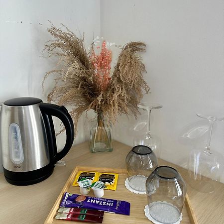 Cosy En-Suite Room In Stratford Лондон Екстериор снимка